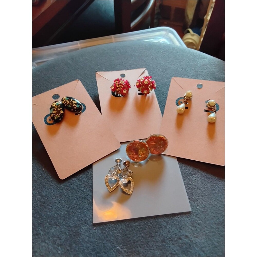 Lot of Clip/srew on earrings 5 pairs of gold & Silver Tone
